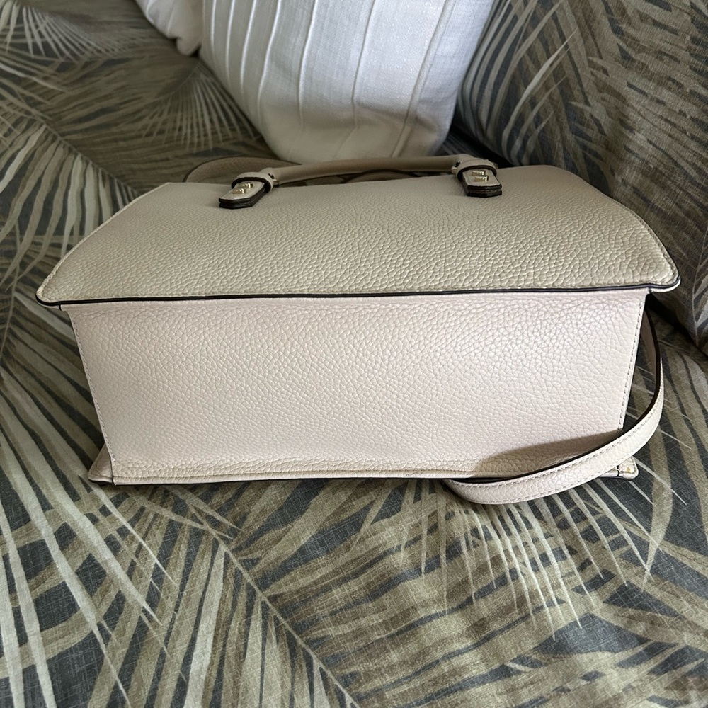 Kate Spade New York Mulberry Street Lise Satchel.. - Picture 3 of 9
